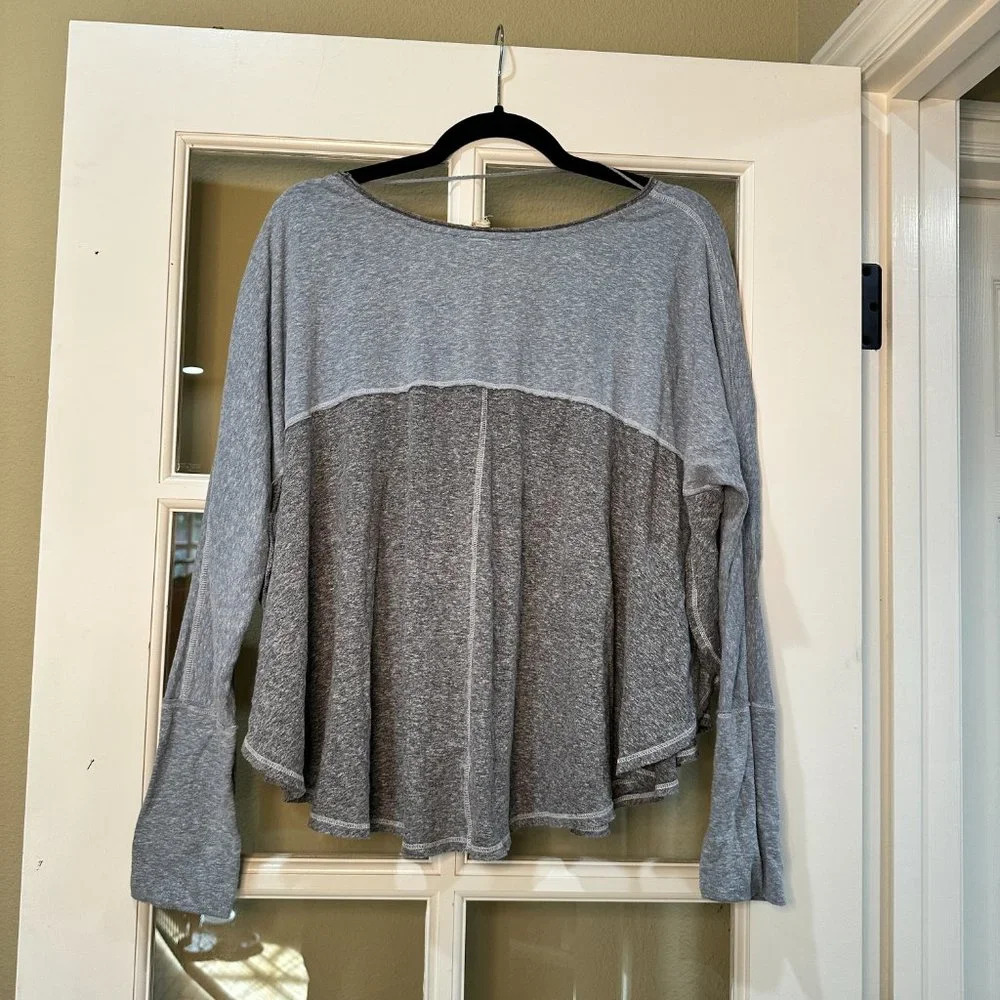 FREE PEOPLE / WE THE FREE Boxy Two Tone Long Sleeve T Shirt - Medium - Picture 4 of 9